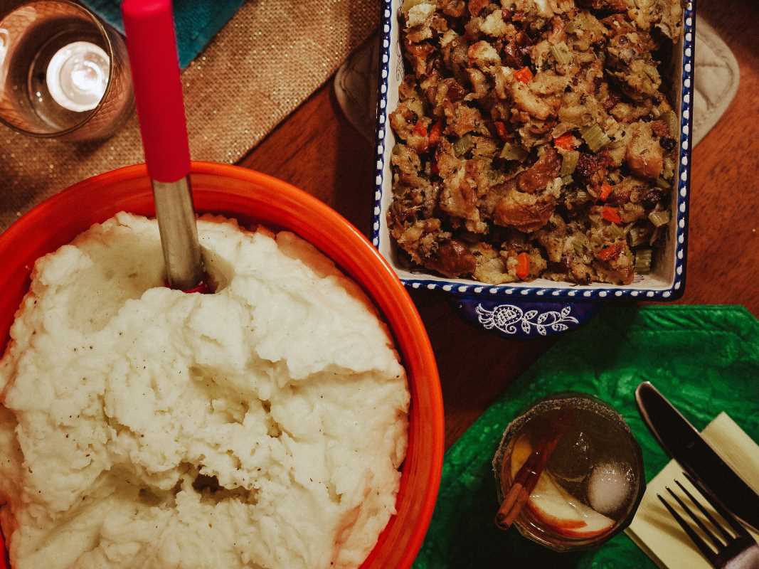 10 Easy Friendsgiving Dishes Meant to Impress